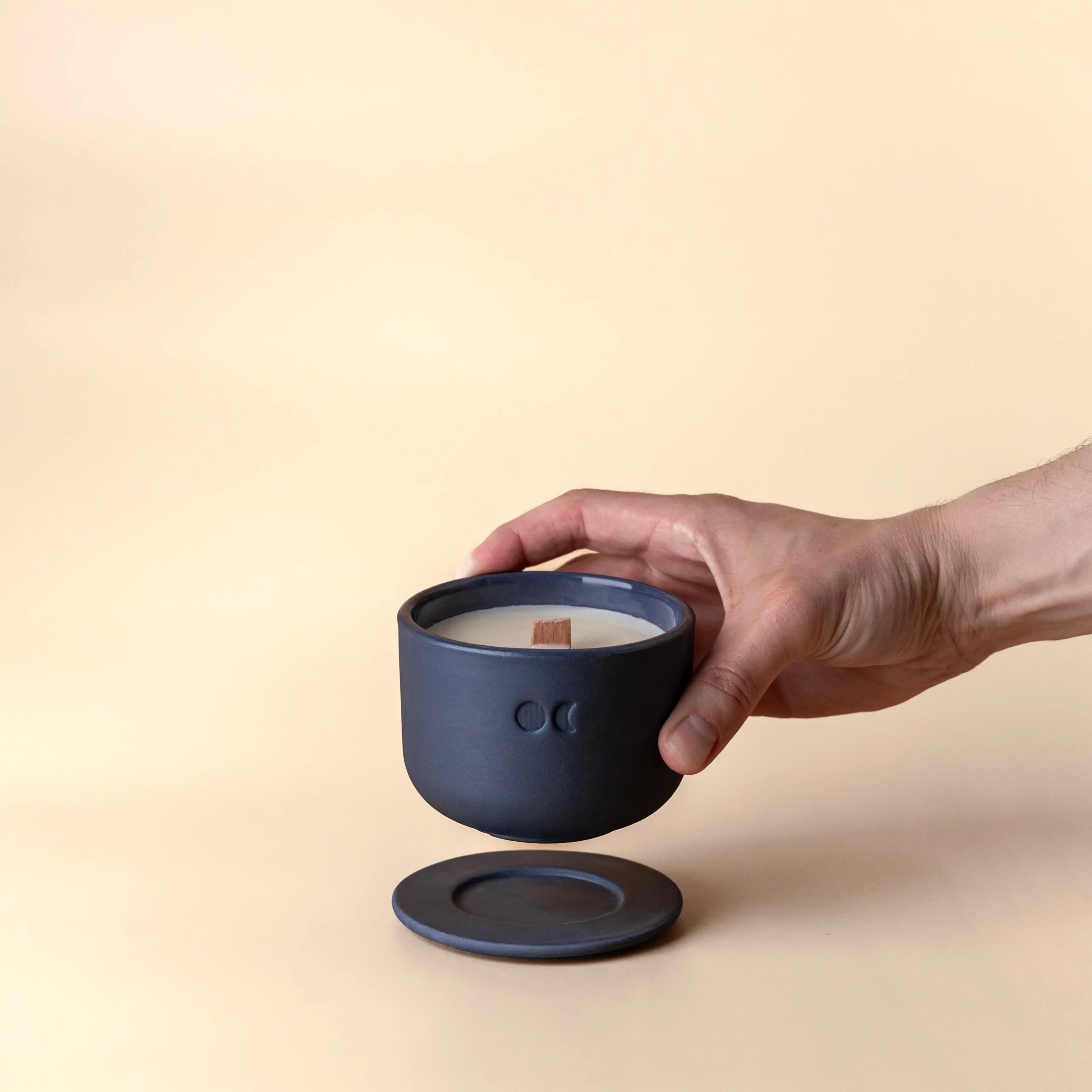 Blühende Keramikkerze - Sandelholz & Jasmin - 220g