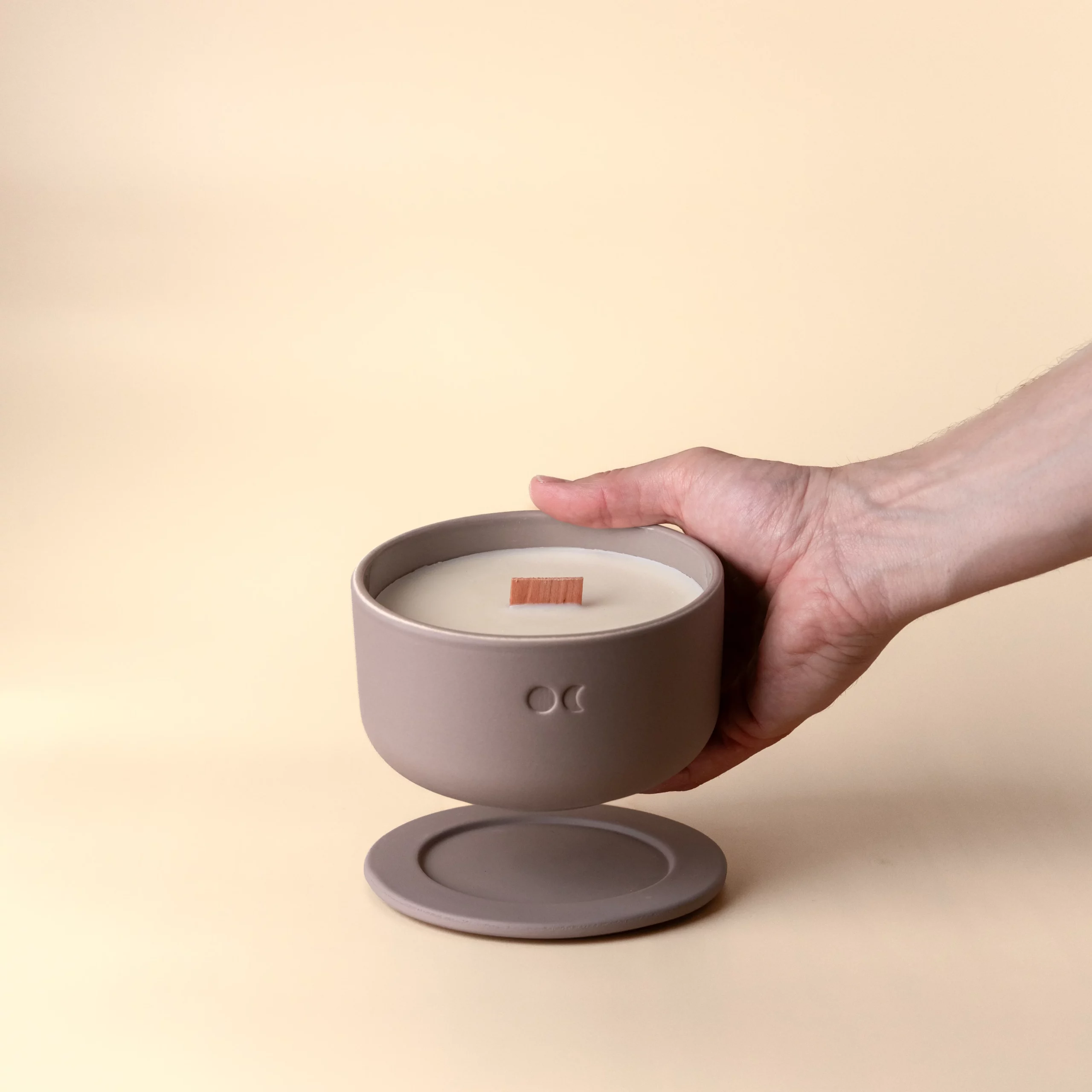 Bloeiende Keramische Kaars – Tabak & Honing – 440g